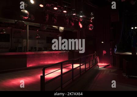 ©Adrien Vautier / Le Pictorium/MAXPPP - Adrien Vautier / Le Pictorium - 09/06/2020 - Frankreich / Ile-de-France / Paris - Les discotheques parisiennes fermees pour cause de Covid-19. En raison de la crise du Covid-19 le secteur des discotheques est ferme depuis la mi-mars 2020. / 09/06/2020 - Frankreich / Ile-de-France (Region) / Paris - Pariser Nachtclubs wegen Covid-19 geschlossen. Aufgrund der Covid-19-Krise ist der Diskothekenbereich seit Mitte März 2020 geschlossen. Stockfoto