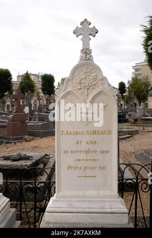 ©PHOTOPQR/LE MIDI LIBRE/JEAN MICHEL MART ; MONTPELLIER ; 24/08/2020 ; CHARLEVILLE MEZIERES (08) / CIMETIERE / TOMBE D'ARTHUR RIMBAUD Arthur Rimbaud ist begraben in Charleville-Mezieres Cimetière, Ardennen, Frankreich Stockfoto