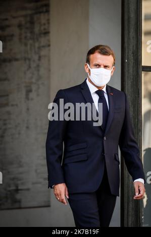 ©THOMAS PADILLA/MAXPPP - 21/09/2020 ; PARIS, FRANKREICH ; LE PRESIDENT DE LA REPUBLIQUE, EMMANUEL MACRON RECOIT LE PRESIDENT DE LA REPUBLIQUE DE SLOVENIE, AU PALAIS DE L' ELYSEE. Der französische Präsident Emmanuel Macron empfängt den slowenischen Präsidenten am 21. September 2020 im Pariser Elysee-Palast. - 2020/09/21. Französischer Präsident. Stockfoto