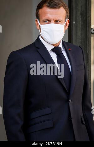 ©THOMAS PADILLA/MAXPPP - 21/09/2020 ; PARIS, FRANKREICH ; LE PRESIDENT DE LA REPUBLIQUE, EMMANUEL MACRON RECOIT LE PRESIDENT DE LA REPUBLIQUE DE SLOVENIE, AU PALAIS DE L' ELYSEE. Der französische Präsident Emmanuel Macron empfängt den slowenischen Präsidenten am 21. September 2020 im Pariser Elysee-Palast. - 2020/09/21. Französischer Präsident. Stockfoto