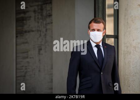 ©THOMAS PADILLA/MAXPPP - 21/09/2020 ; PARIS, FRANKREICH ; LE PRESIDENT DE LA REPUBLIQUE, EMMANUEL MACRON RECOIT LE PRESIDENT DE LA REPUBLIQUE DE SLOVENIE, AU PALAIS DE L' ELYSEE. Der französische Präsident Emmanuel Macron empfängt den slowenischen Präsidenten am 21. September 2020 im Pariser Elysee-Palast. - 2020/09/21. Französischer Präsident. Stockfoto