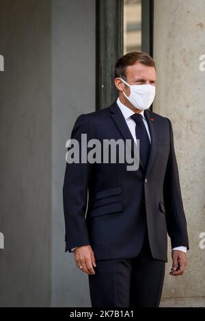 ©THOMAS PADILLA/MAXPPP - 21/09/2020 ; PARIS, FRANKREICH ; LE PRESIDENT DE LA REPUBLIQUE, EMMANUEL MACRON RECOIT LE PRESIDENT DE LA REPUBLIQUE DE SLOVENIE, AU PALAIS DE L' ELYSEE. Der französische Präsident Emmanuel Macron empfängt den slowenischen Präsidenten am 21. September 2020 im Pariser Elysee-Palast. - 2020/09/21. Französischer Präsident. Stockfoto