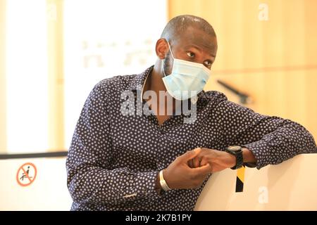 ©PHOTOPQR/LE PARISIEN/Olivier Lejeune ; Paris ; 22/09/2020 ; PROCES DE L HYPER CACHER DU 9 JANVIER 2015 Lassana Bathely , l'ex-employé de l'Hyper Cacher qui a aidé des otages à se cacher le 9 janvier2015 PARIS FRANKREICH SEPT 22. 2020 - CHARLIE HEBDO UND HYPER CASHER TERRORANSCHLÄGE PROZESS Stockfoto