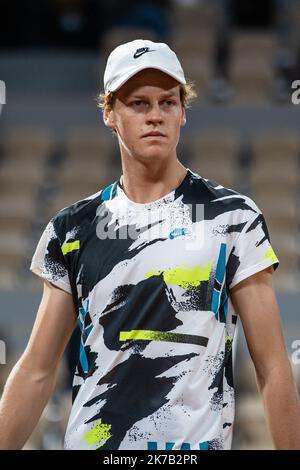 Aurelien Morissard / IP3; Jannik SINNER (ITA) auf dem Philippe Chatrier-Platz des French Open-Tennisturniers bei Roland Garros in Paris, Frankreich, 27.. Juni 2020. Stockfoto