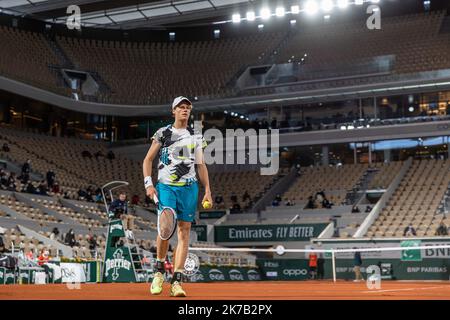 Aurelien Morissard / IP3; Jannik SINNER (ITA) gegen David GOFFIN (Bel) auf dem Philippe Chatrier-Platz des French Open-Tennisturniers bei Roland Garros in Paris, Frankreich, 27.. Juni 2020. Stockfoto