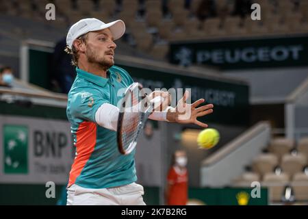 Aurelien Morissard / IP3; David GOFFIN (Bel) spielt eine Vorhand gegen Jannik SINNERIN (ITA) auf dem Philippe Chatrier-Platz des French Open Tennisturniers bei Roland Garros in Paris, Frankreich, 27.. Juni 2020. Stockfoto