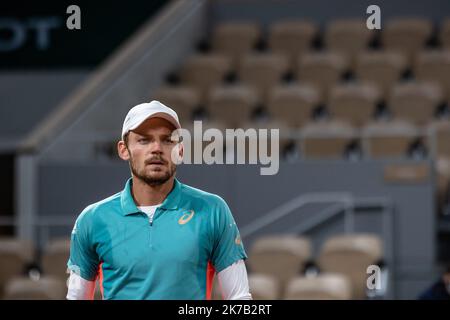 Aurelien Morissard / IP3; David GOFFIN (Bel) gegen Jannik SINNER (ITA) auf dem Philippe Chatrier-Platz des French Open Tennisturniers bei Roland Garros in Paris, Frankreich, 27.. Juni 2020. Stockfoto
