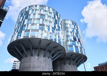 Kopenhagen, Dänemark - 2022. September: Blick auf die Portland Towers, zwei Silos, die im Nordhavn-Viertel in Bürobilder umgewandelt wurden. Stockfoto