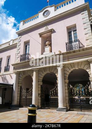 Das Parlamentsgebäude auf dem Felsen von Gibraltar Stockfoto