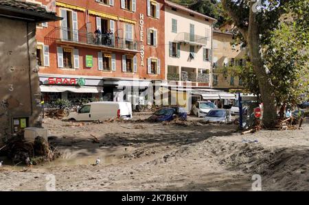 VaLC/Maxppp - Ein General der Flutflut aufgrund von Starkregen durch den Sturm „Alex“ in Breil sur Roya, Frankreich, 03. Oktober 2020. Es wird mit Starkregen und nassem Wetter gerechnet, da Sturm Alex Südfrankreich beeinflusst. Stockfoto