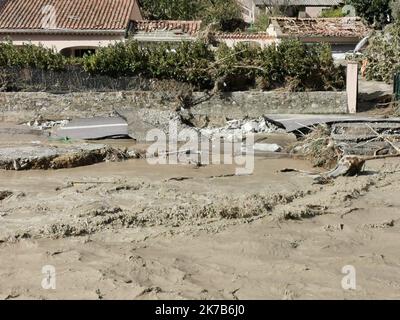 VaLC/Maxppp - Ein General der Flutflut aufgrund von Starkregen durch den Sturm „Alex“ in Breil sur Roya, Frankreich, 03. Oktober 2020. Es wird mit Starkregen und nassem Wetter gerechnet, da Sturm Alex Südfrankreich beeinflusst. Stockfoto