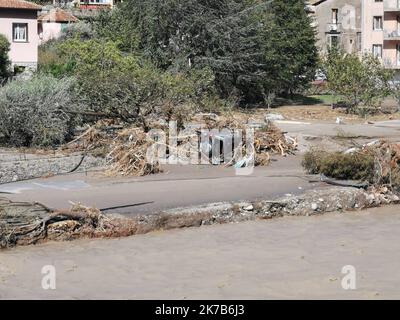 VaLC/Maxppp - Ein General der Flutflut aufgrund von Starkregen durch den Sturm „Alex“ in Breil sur Roya, Frankreich, 03. Oktober 2020. Es wird mit Starkregen und nassem Wetter gerechnet, da Sturm Alex Südfrankreich beeinflusst. Stockfoto