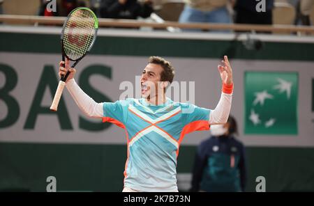 ©PHOTOPQR/LE PARISIEN/ARNAUD JOURNOIS ; PARIS ; 04/10/2020 ; TENNIS , ROLAND GARROS 2020 / INTERNATIONAUX DE FRANCE DE TENNIS 2020 / HUGO GASTON VS DOMINIC THIEM - FRANZÖSISCH OFFEN ROLAND GARROS OCT 4 2020 Stockfoto