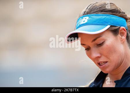 Aurelien Morissard / IP3; Danielle COLLINS (USA) während ihres Spiels gegen Ons JABEUR (tun) auf dem Philippe Chatrier-Platz bei der Runde 16 des French Open-Tennisturniers in Roland Garros in Paris, Frankreich, 6.. Oktober 2020. Stockfoto