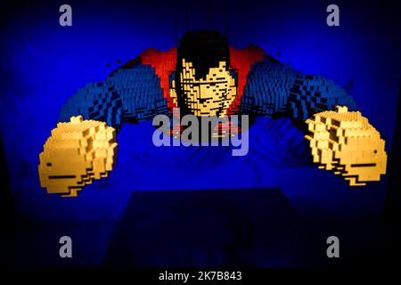 ©Michael Bunel / Le Pictorium/MAXPPP - Michael Bunel / Le Pictorium - 16/08/2018 - Frankreich / Ile-de-France / Paris - Superman. Ausstellung LEGO a paris porte de la Villette. 16 Aout 2018. Paris, Frankreich. / 16/08/2018 - Frankreich / Ile-de-France (Region) / Paris - Superman. LEGO Ausstellung in Paris Porte de la Villette. 16. August 2018. Paris, Frankreich. Stockfoto