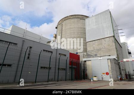 ©PHOTOPQR/L'ALSACE/Thierry GACHON ; Fessenheim ; 06/10/2020 ; Le réacteur N arrêt 1 à l'flanqué de la piscine de refroidissement dans l'enceinte de la centrale nucléaire de Fessenheim, le 6 octobre 2020. - Das Kernkraftwerk Fessenheim befindet sich in der Gemeinde Fessenheim im Departement Haut-Rhin in Grand Est im Nordosten Frankreichs Stockfoto