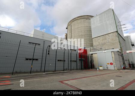 ©PHOTOPQR/L'ALSACE/Thierry GACHON ; Fessenheim ; 06/10/2020 ; Le réacteur N arrêt 1 à l'flanqué de la piscine de refroidissement dans l'enceinte de la centrale nucléaire de Fessenheim, le 6 octobre 2020. - Das Kernkraftwerk Fessenheim befindet sich in der Gemeinde Fessenheim im Departement Haut-Rhin in Grand Est im Nordosten Frankreichs Stockfoto