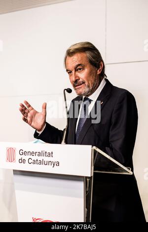 ©PHOTOPQR/L'INDEPENDANT/Nicolas Parent ; Perpignan ; 09/10/2020 ; Conférence de Presse des trois anciens présidents d ela généralitat de Catalunya, Quim Torra, Carles Puigdemont, et Artur Mas, réunis à Perpignan. Der katalanische Separatistenpräsident Quim Torra, das Europaabgeordnete und der ehemalige katalanische Präsident Carles Puigdemont und der ehemalige katalanische Regionalpräsident Artur Mas, die letzten drei Präsidenten der katalanischen Region, halten am 9. Oktober 2020 eine Pressekonferenz in Perpignan, Südwest-Frankreich. Stockfoto