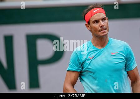 Aurelien Morissard / IP3; Rafael NADAL (ESP) reagiert während seines Spiels gegen Diego SCHWARTZMAN (ARG) auf dem Philippe Chatrier-Platz während des Halbfinales des French Open Tennisturniers bei Roland Garros in Paris, Frankreich, am 8.. Oktober 2020. Stockfoto