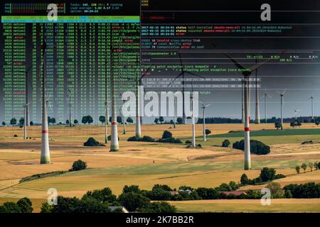 Symbolische Image kritische Infrastruktur, Blackout-Gefahr, Cyberterrorismus, Windpark südöstlich von Paderborn, Ostwestfalen-Lippe, NRW, Deutschland, Stockfoto