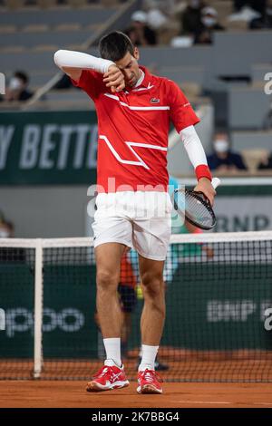 Aurelien Morissard / IP3; Novak DJOKOVIC aus Serbien im Finale der Männer beim French Open Tennisturnier in Roland Garros in Paris, Frankreich, am 11.. Oktober 2020, gegen Rafael NADAL aus Spanien. Stockfoto