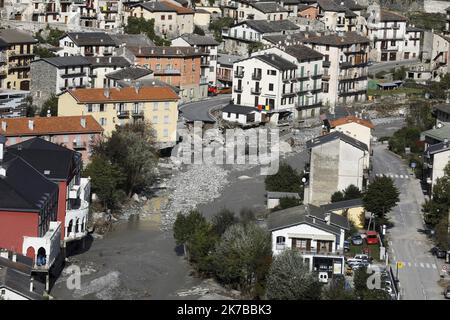 ©PHOTOPQR/NICE MATIN/Dylan Meiffret ; Tende ; 10/10/2020 ; TENDE, le 10/10/2020, Vues eyriennes des dégâts sur la commune de Tende Suite à la Catastrophe de la Tempête Alex. - 2020/10/10. Luftaufnahmen von Tende, Südfrankreich. Stockfoto