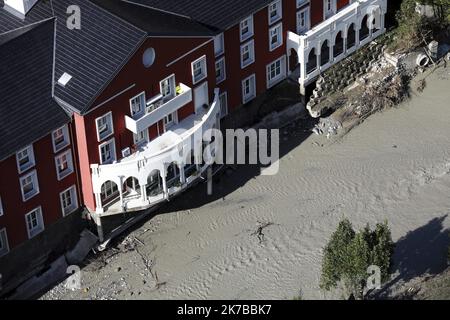 ©PHOTOPQR/NICE MATIN/Dylan Meiffret ; Tende ; 10/10/2020 ; TENDE, le 10/10/2020, Vues eyriennes des dégâts sur la commune de Tende Suite à la Catastrophe de la Tempête Alex. - 2020/10/10. Luftaufnahmen von Tende, Südfrankreich. Stockfoto