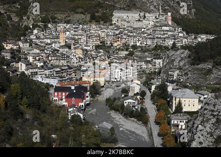 ©PHOTOPQR/NICE MATIN/Dylan Meiffret ; Tende ; 10/10/2020 ; TENDE, le 10/10/2020, Vues eyriennes des dégâts sur la commune de Tende Suite à la Catastrophe de la Tempête Alex. - 2020/10/10. Luftaufnahmen von Tende, Südfrankreich. Stockfoto