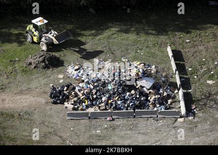 ©PHOTOPQR/NICE MATIN/Dylan Meiffret ; Tende ; 10/10/2020 ; TENDE, le 10/10/2020, Vues eyriennes des dégâts sur la commune de Tende Suite à la Catastrophe de la Tempête Alex. - 2020/10/10. Luftaufnahmen von Tende, Südfrankreich. Stockfoto