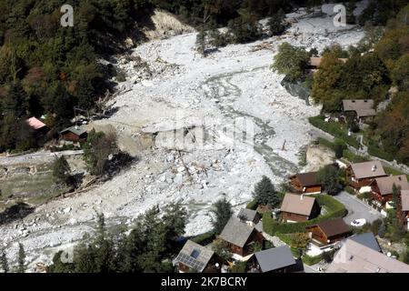 ©PHOTOPQR/NICE MATIN/Eric Ottino ; Vesubie ; 14/10/2020 ; le pont Maissa de Saint-Martin-Vésubie détruit Anhänger la Tempête Alex - Südfrankreich Alex Sturm Nachwirkungen Okt 14 2020 Stockfoto