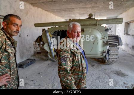 ©Gilles Bader/MAXPPP - MARTUNI 20/10/2020 Char Bmp2 et engins blindés pris par les arméniens aux Azeris dans la région de Martuni Bmp2 Panzer- und Panzerfahrzeuge der Armenier aus Azeris in der Region Martuni Stockfoto