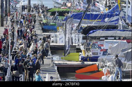 ©PHOTOPQR/OUEST FRANKREICH/jerome fouquet ; LES SABLES D'OLONNE ; 21/10/2020 ; Vendée Globe 2020. Public sur les Pontons Foto: jerome fouquet/ Ouest-France Stockfoto