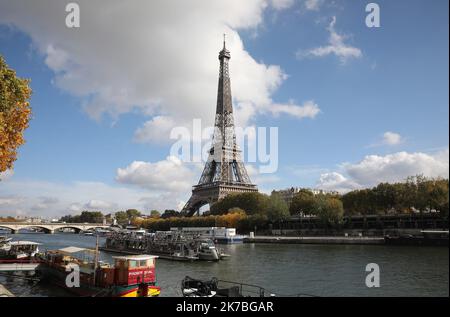 ©PHOTOPQR/LE PARISIEN/ARNAUD JOURNOIS ; PARIS ; 23/10/2020 ; ILLUSTRATION PARIS - TOUR EIFFEL - SEINE - 2020/10/23. Allgemeine Aussicht auf Paris. Stockfoto