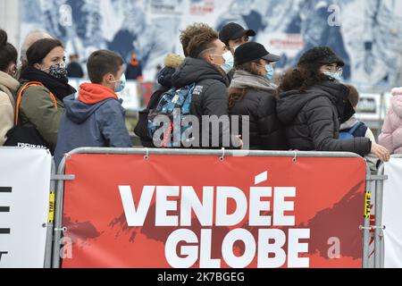 ©PHOTOPQR/OUEST FRANKREICH/Thomas Bengardis ; Les Sables d'Olonne ; 24/10/2020 ; Vendée-Globe 2020. Ambiance Village. Foto: Thomas Byregis / Ouest-France Vendee Globe Solo-Segelrennen um die Welt. Sables d'Olonne Atmosphäre am 24. Oktober 2020 Stockfoto