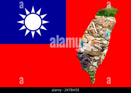 Defokussieren Sie die Flagge Taiwans, die offiziellen Farben und das richtige Verhältnis. Flagge Taiwans. Taiwan-Karte. Demokratie. Krieg und Ruinen. Nicht fokussiert Stockfoto