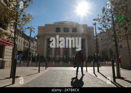 ©PHOTOPQR/LA PROVENCE/VREL Valerie ; Marseille ; 30/10/2020 ; ambiances autour de l'Opéra, le Premier jour du reconfinement . Les consignes semblent être plutôt respectées, peu de gens circulent. - Frankreich, 30. 2020. oktober - Neue Sperre gegen die Ausbreitung der Covid-19-Pandemie bis 1. 2020. dezember Stockfoto