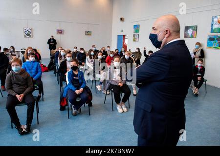 ©PHOTOPQR/VOIX DU Nord/PASCAL BONNIERE ; 02/11/2020 ; ARMENTIERES 02.11.2020 reconfinement covid19 , Hommage an den eindringlichen Samuel Paty au collége Jean Rostand d Armentieres en Presence de Laurent Pietraszewski .PHOTO PASCAL BONNIERE / LA VOIX DU Nord - - 2020/11/02. Frankreich hielt eine nationale Hommage an Samuel Paty in Schulen. Stockfoto