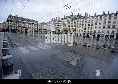 ©PHOTOPQR/LE PROGRES/Richard MOUILLAUD - Lyon 01/01/2012 - le 03/11/2020 confinement à Lyon -confinement à Lyon Place des Terreaux - Frankreich, 03 November 2020 - Neue Sperre gegen covid-19 Pandemie Ausbreitung, bis dez 1. 2020 Stockfoto