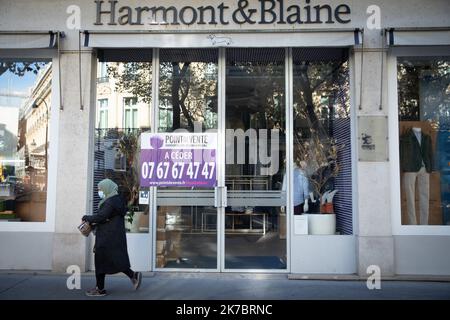 ©PHOTOPQR/LE PARISIEN/Fred Dugit ; Paris ; 04/11/2020 ; Economie Paris Idie, le 4 novembre 2020 Illustration fermeture de magasin à cause de la crise du covid 19 Photo LP / Fred Dugit - Frankreich, Okt 29. 2020 - Neuer Lockdown gegen covid-19 Pandemie Ausbreitung, bis dez 1. 2020 Stockfoto