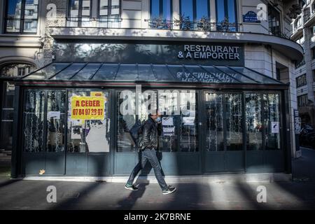 ©PHOTOPQR/LE PARISIEN/Fred Dugit ; Paris ; 04/11/2020 ; Economie Paris Idie, le 4 novembre 2020 Illustration fermeture de magasin à cause de la crise du covid 19 Photo LP / Fred Dugit - Frankreich, Okt 29. 2020 - Neuer Lockdown gegen covid-19 Pandemie Ausbreitung, bis dez 1. 2020 Stockfoto