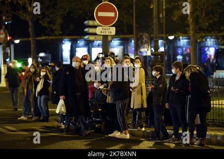 ©PHOTOPQR/L'EST REPUBLICAIN/ALEXANDRE MARCHI ; PARIS ; 11/11/2020 ; PANTHEONISATION DE MAURICE GENEVOIX ET CEUX DE 14. Panthéon, Paris 11. November 2020. UN peu de monde, Place Edmond Rostand pour la cérémonie de Panthéonisation de Maurice Genevoix et Ceux de 14. FOTO Alexandre MARCHI. - 2020/1/11. Eintritt zum Pantheon (Französische Akademie) des Schriftstellers und Kriegskämpfers Maurice Genevoix. Stockfoto