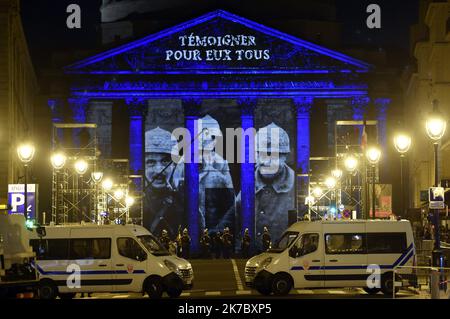 ©PHOTOPQR/L'EST REPUBLICAIN/ALEXANDRE MARCHI ; PARIS ; 11/11/2020 ; PANTHEONISATION DE MAURICE GENEVOIX ET CEUX DE 14. Panthéon, Paris 11. November 2020. Cérémonie de Panthéonisation de Maurice Genevoix et Ceux de 14. FOTO Alexandre MARCHI. - 2020/1/11. Eintritt zum Pantheon (Französische Akademie) des Schriftstellers und Kriegskämpfers Maurice Genevoix. Stockfoto