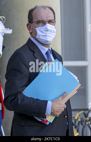 ©Sebastien Muylaert/MAXPPP - Jean Castex Premier Ministre a la sortie du conseil des Ministres sur le perron de l'Elysee. Paris, 18.11.2020 - 2020/11/18. Französischer ministerrat. Stockfoto