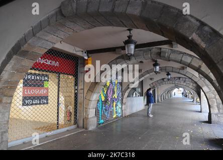 ©PHOTOPQR/L'INDEPENDANT/Clementz Michel ; GIRONA ; 23/11/2020 ; GERONE LE 23 NOVEMBER 2020 / PANDEMIE DE CORONAVIRUS COVID-19 / DEFINEMENT DE LA CATALOGNE Sud / PREMIERE ETAPE DU PLAN DE ROUVERTURE PROGRESSIVE DES BARS ET RESTAUTANTS EN ESPAGNE AINSI QUE DE CERTAINS COMMERCES / ILLUSTRATION / erster Schritt im Plan zur schrittweisen Wiedereröffnung von Bars und Restaurants in Spanien Stockfoto