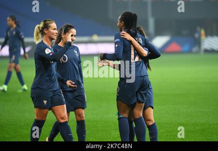 ©PHOTOPQR/LE TELEGRAM/NICOLAS CREACH ; ; 27/11/2020 ; FOTO NICOLAS CREACH / LE TELEGRAM GUINGAMP ( 22 ) FUSSBALL au Roudourou LE 27112020 Qualifikation à l’Euro France / Autriche La joie des joueuses de l'équipe de France Suite au 2 ème aber beschriftet par Marie-Antoinette Katoto Frauen UEFA Euro 2022 Gruppe G Qualifier Fußballspiel zwischen Frankreich und Österreich, im Roudourou Stadion, in Guingamp, Westfrankreich, Am 27. November 2020. Stockfoto