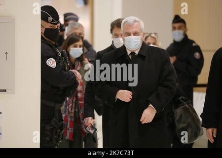 ©PHOTOPQR/LE PARISIEN/Olivier Lejeune ; Paris ; 07/12/2020 ; Une semain après ,le procès de l ex-Président Nicolas Sarkozy pour corruoption dans l affaire dite'des écoutes' débute aujouyrd'hui au palais de Justice de Paris . Procès des écoutes : Nicolas Sarkozy à la barre cet après-Midi HERTZOG AVOCAT der französische Anwalt Thierry Herzog kommt am 7. Dezember 2020 zur Anhörung des Prozesses des ehemaligen Präsidenten Nicolas Sarkozy wegen Korruptionsvorwürfen im Pariser Gerichtsgebäude an. Stockfoto