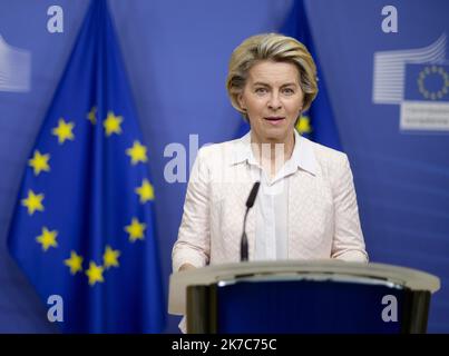 ©Nicolas Landemard / Le Pictorium/MAXPPP - Nicolas Landemard / Le Pictorium / Pool - 5/12/2020 - Belgique / Bruxelles / Bruxelles - La presidente de la Commission europeenne, Ursula von der Leyen, fait une Declaration a la Presse apres l'Appel telephonique avec le Premier ministre Britannique Boris Johnson, le 5 decembre 2020 a Bruxelles, en Belgique. / 5/12/2020 - Belgien / Brüssel / Brüssel - nach dem Telefonat mit dem britischen Premierminister Boris Johnson am 05. Dezember 2020 in Brüssel, Belgien, gibt die Präsidentin der Europäischen Kommission, Ursula von der Leyen, eine Presseerklärung ab. Stockfoto