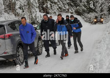 ©PHOTOPQR/LE DAUPHINE/Sylvain MUSCIO ; Albertville ; 09/12/2020 ; SYLVAIN MUSCIO / LE DAUPHINE FREIE 2020-12-09 Cinq morts dans le Crash d' un hoicoptere en Savoie dans la Zone du Grand Arc Bonvillard, Frankreich, dez 9. 2020 - 5 people ded in a Crash in french Alps . Der Pilot hat sich verletzt Stockfoto