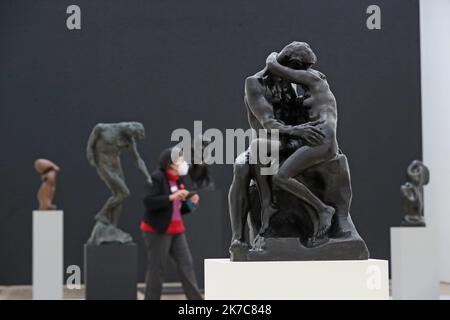 ©PHOTOPQR/L'ALSACE/Darek SZUSTER ; Riehen ; 11/12/2020 ; L'Exposition Rodin Arp va ouvrir au public ce week-end à la Fondation Beyeler. - 2020/12/11. Zum ersten Mal bringt eine Museumsausstellung Auguste Rodin (1840–1917) und Hans Arp (1886–1966) in Dialog und verbindet das bahnbrechende Werk des großen Reformers der Skulptur aus dem späten 19.. Jahrhundert mit dem einflussreichen Werk eines Hauptdarstellers der abstrakten Skulptur aus dem 20.. Jahrhundert. Stockfoto