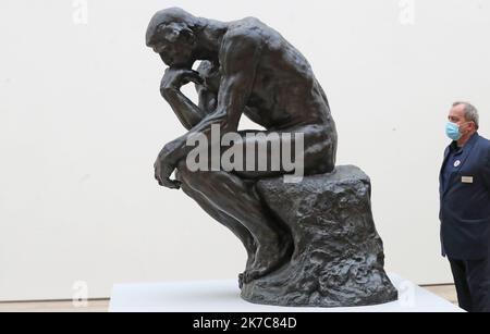 ©PHOTOPQR/L'ALSACE/Darek SZUSTER ; Riehen ; 11/12/2020 ; L'Exposition Rodin Arp va ouvrir au public ce week-end à la Fondation Beyeler. - 2020/12/11. Zum ersten Mal bringt eine Museumsausstellung Auguste Rodin (1840–1917) und Hans Arp (1886–1966) in Dialog und verbindet das bahnbrechende Werk des großen Reformers der Skulptur aus dem späten 19.. Jahrhundert mit dem einflussreichen Werk eines Hauptdarstellers der abstrakten Skulptur aus dem 20.. Jahrhundert. Stockfoto